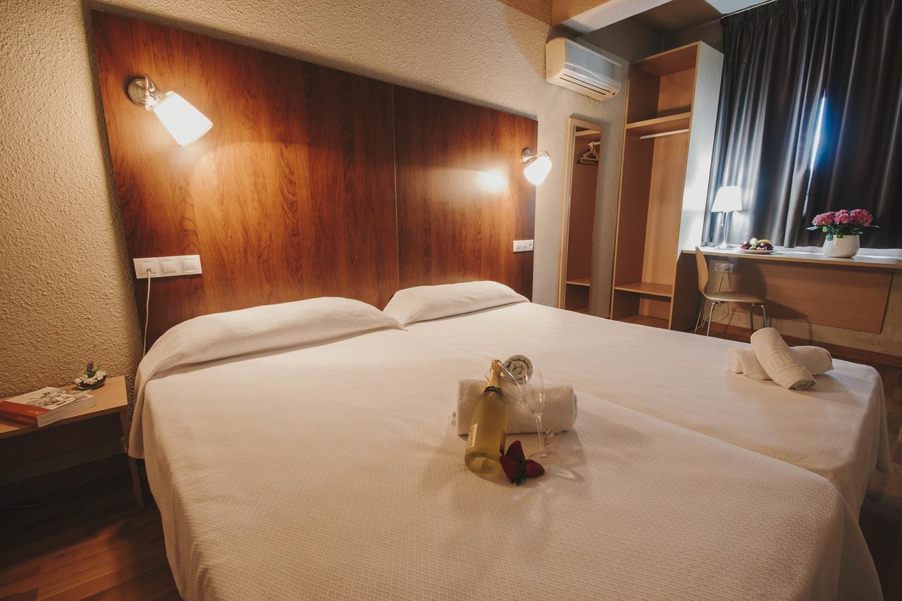 Embajador Hotel 2*